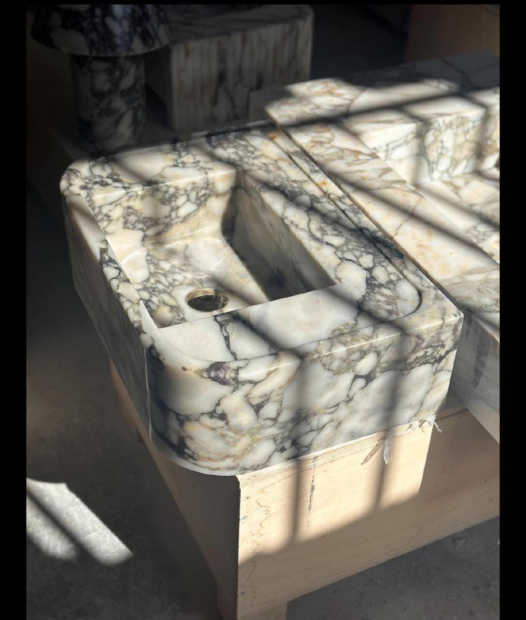 Handmade Calacatta Monet Marble Sink – Classic Carved Bathroom Basin – Customizable Natural Stone Vanity Vessel