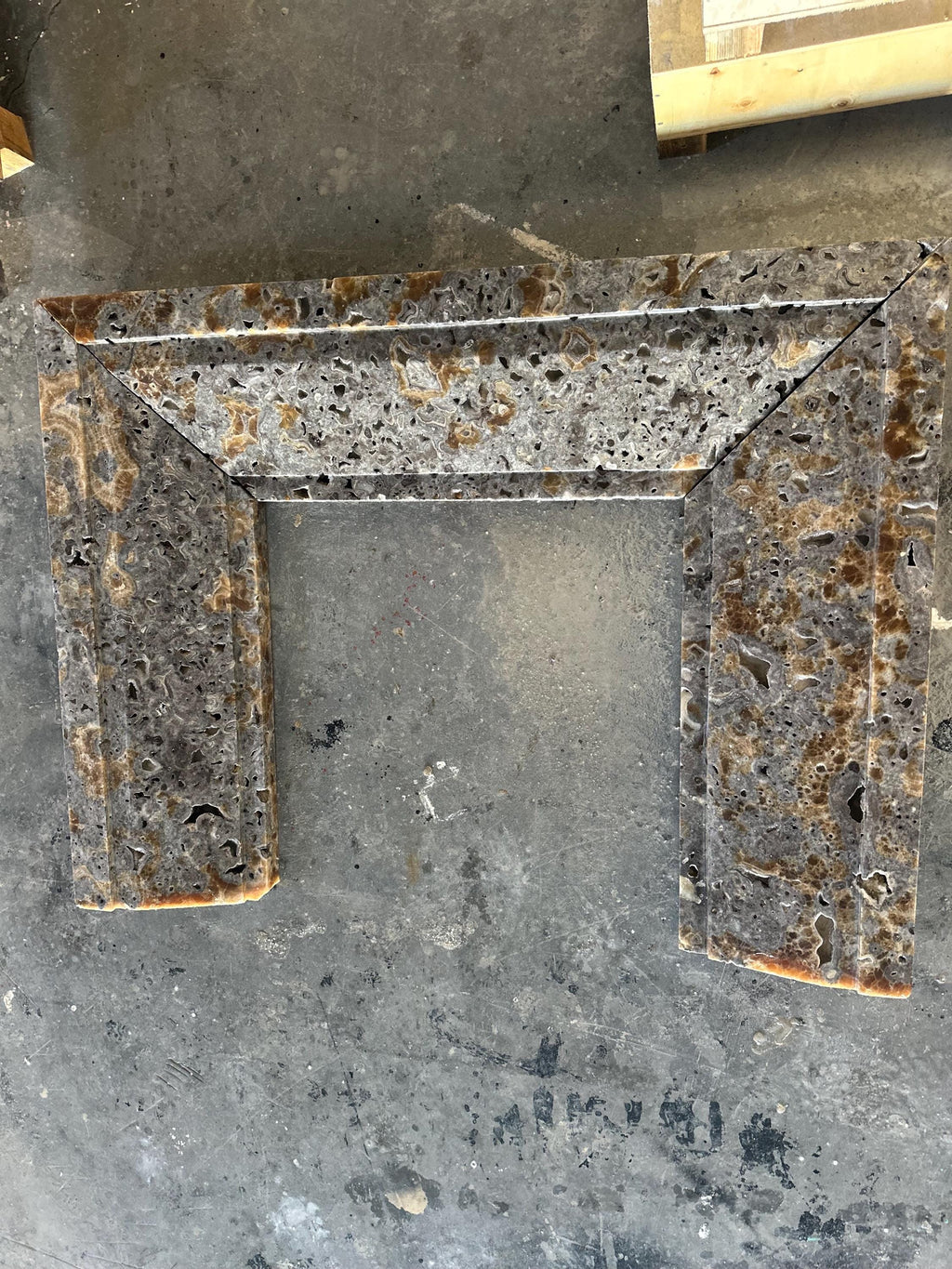 Handmade Onyx Fireplace Mantel: Custom Marble Surround